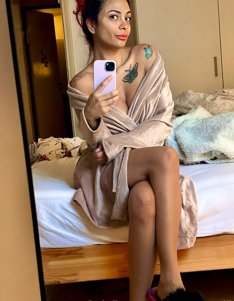 latex-onlyfans nackt freie foto