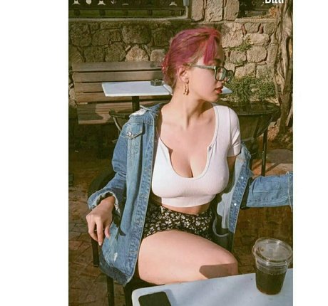 asiatische oma onlyfans erwachsene exklusive fotos