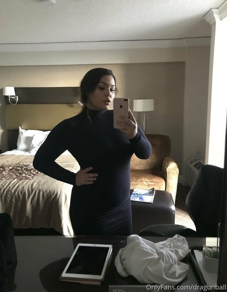 dünnes model onlyfans erotische akt bild