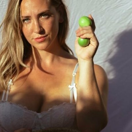 asiatische influencer-onlyfans sexy fotos