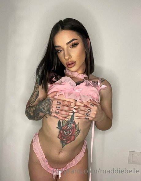 Maddiebelle erotische top fotos