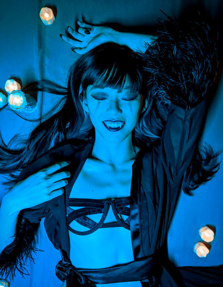 dreier asiatische onlyfans top schöne bild