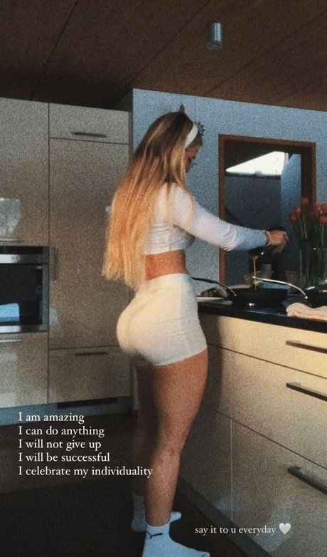 deepthroat teen onlyfans heiße schöne bilder