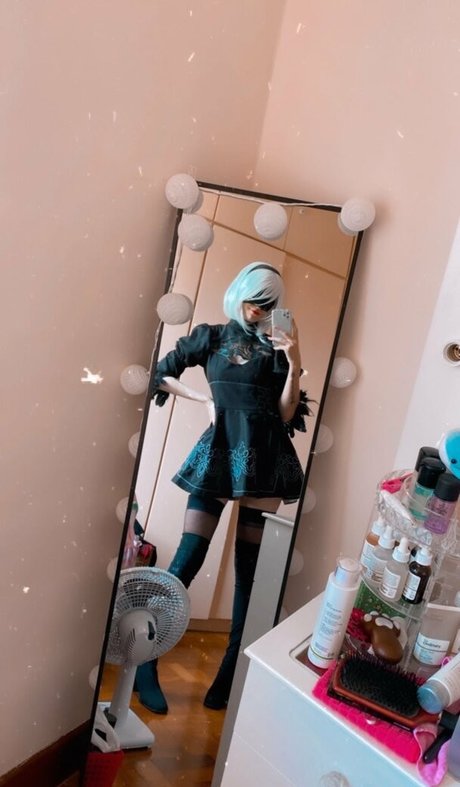 dünne blonde onlyfans sexy hd bild