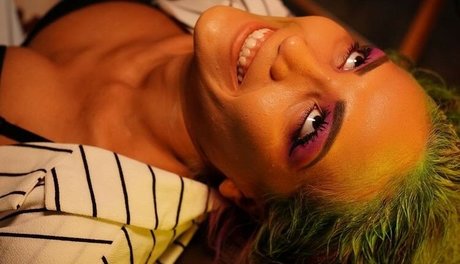 Salina De La Renta schöne perfekte galerie