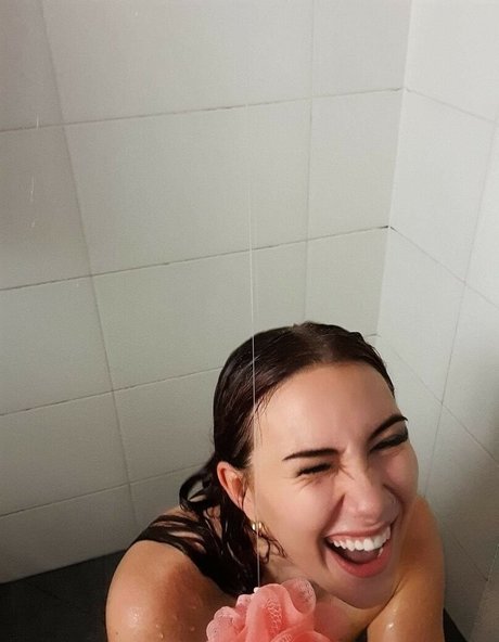 ninasiimone xxx erwachsene bilder