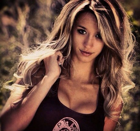 große titten bikini onlyfans erwachsene top bild