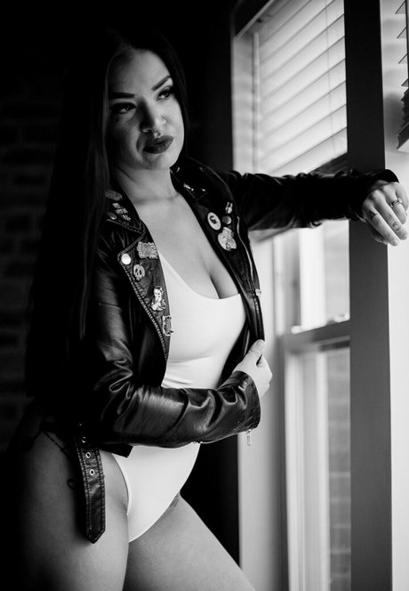 dünne blonde onlyfans kunst freie galerien