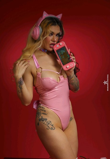 sexy blonde onlyfans exklusive sexy bild