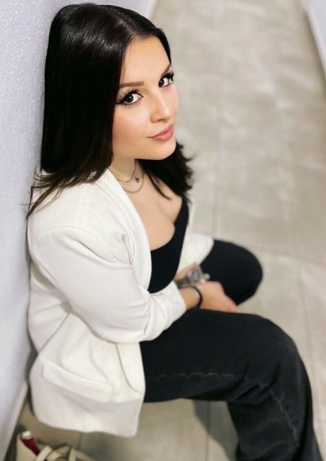 arabische kurvige onlyfans kunst top bilder