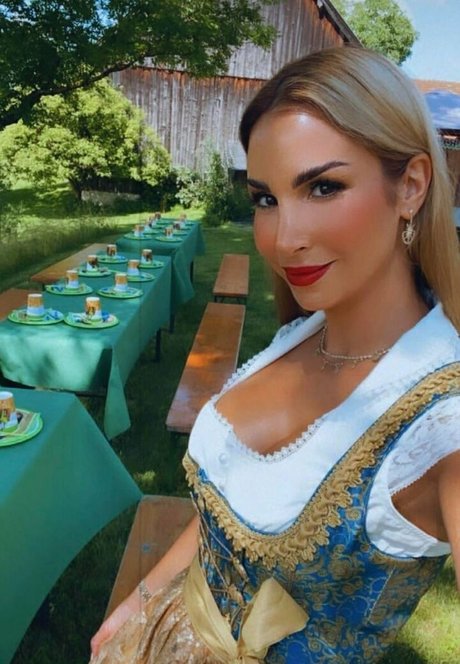 Sila Sahin porno erwachsene galerie