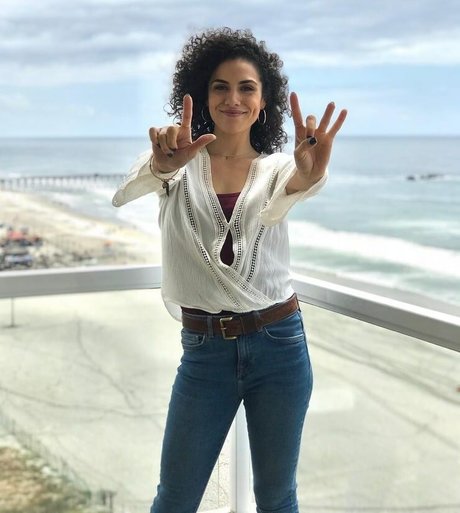 Andrea Sixtos beste hübsche bild