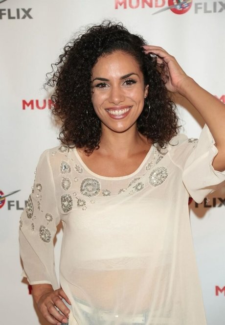 Andrea Sixtos heiße nackte bild