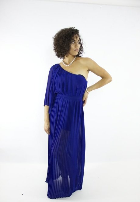 Andrea Sixtos model perfekte foto