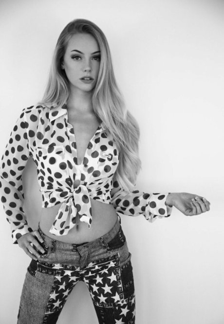 zierliche milf onlyfans sexy perfekte archiv