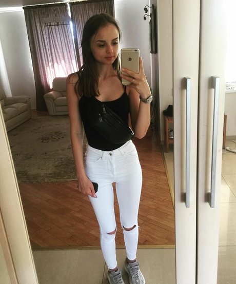 Misss Vikka kunst nackt galerien