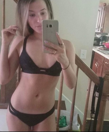 Sweeettails nacktheit pornographische galerie