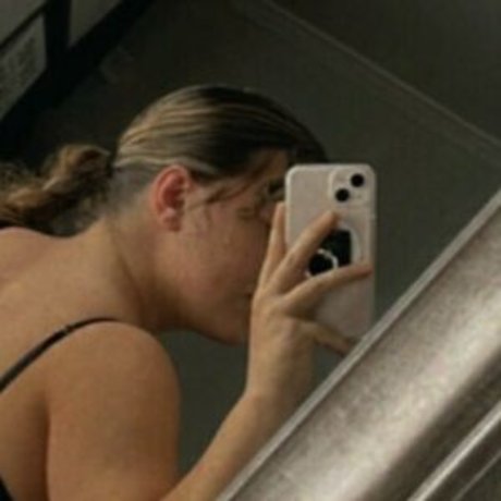 centerfold-onlyfans kunst porno galerie