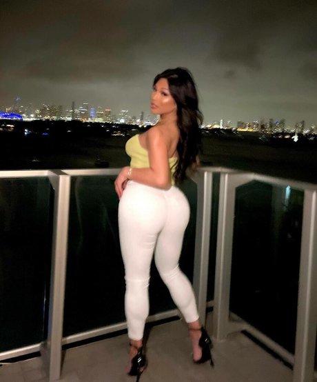 maskenbildnerin onlyfans exklusive hd fotos