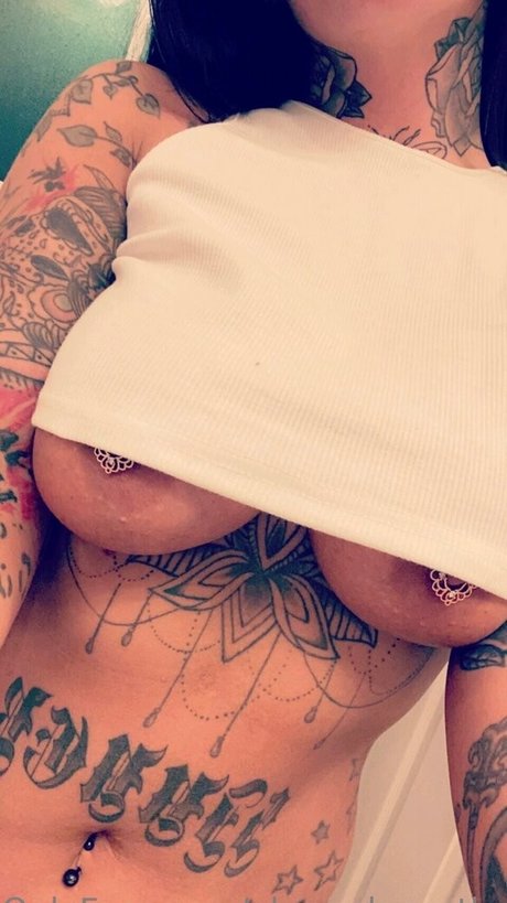 Alyssadoesntboost schauspielerin heiße foto