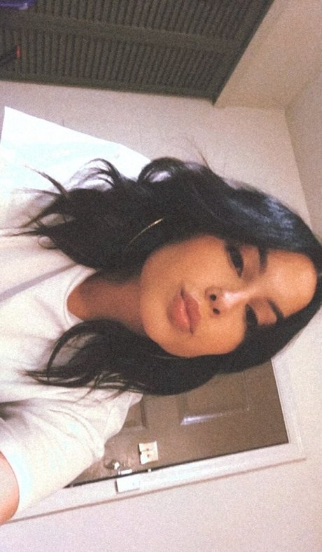 Alejandramariaxo model kunst galerien