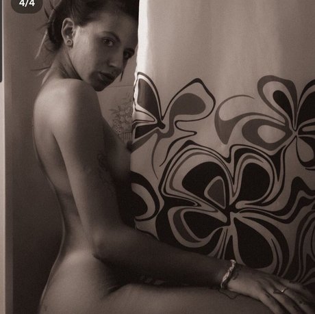 vollbusige brünette onlyfans kunst beste galerien