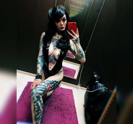 flachbrüstige onlyfans erwachsene heiße bild