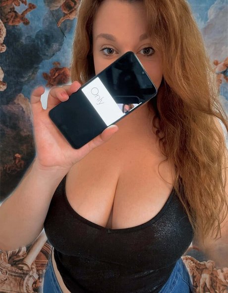 Carmen Curvy xxx nackte bilder