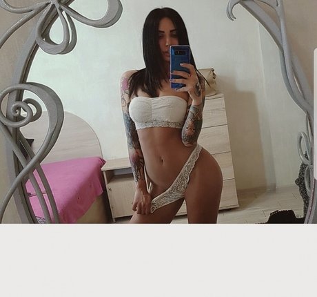 Daissy Rutti top freie bild