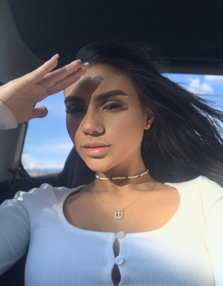 asiatische gilf-onlyfans top bild