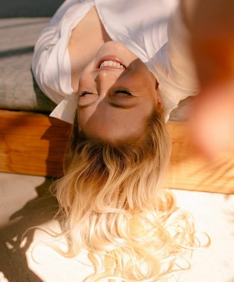 Iskara Lawrence top schöne galerie