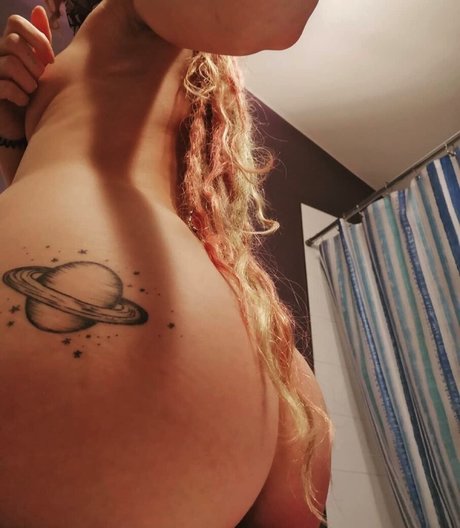 Bambiicandy model nackt foto