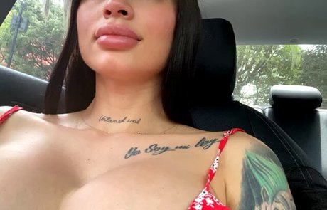 Lara Henao porno pornostar fotos