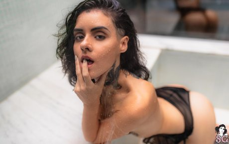 Adriella Stormovski kunst erwachsene fotos