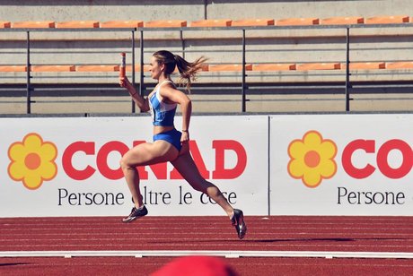 Elena Berri erwachsene hübsche bild