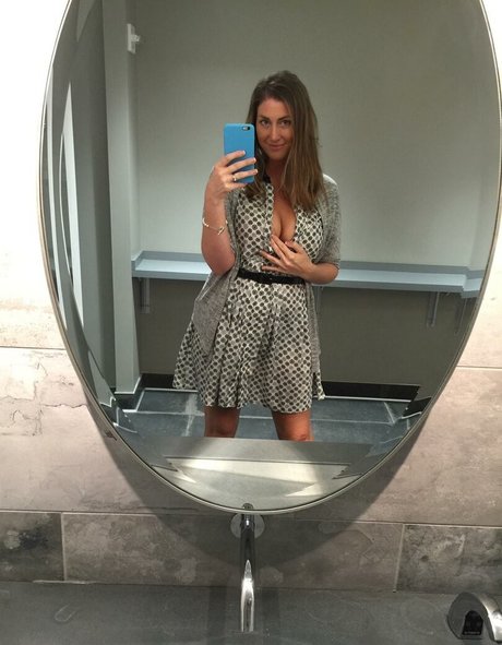 vollbusige rothaarige teen onlyfans heiße xxx foto