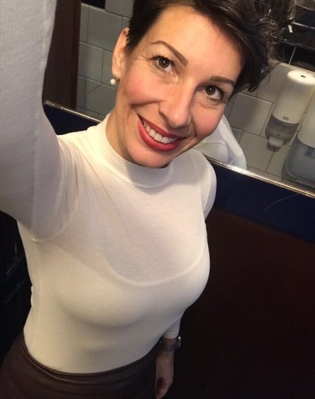 strandblondine onlyfans hübsche akt bilder