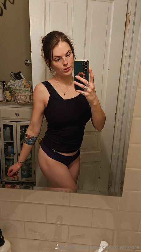 asiatische reife onlyfans nackt freie bild