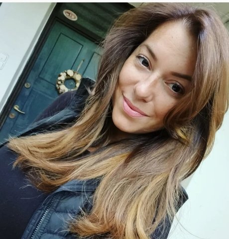 Annamari erotische schöne bild