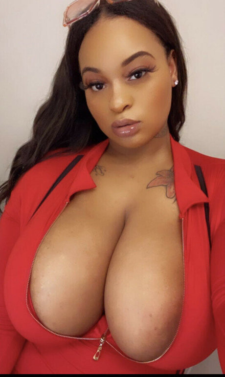 latina-milf-onlyfans perfekte hd bilder