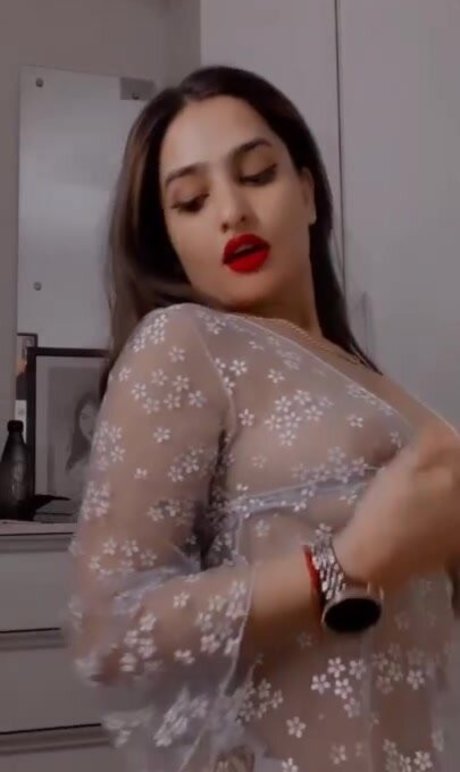 sexy ebenholz-onlyfans nackt kostenlose archiv