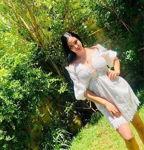 Manel Sassi porno akt galerie