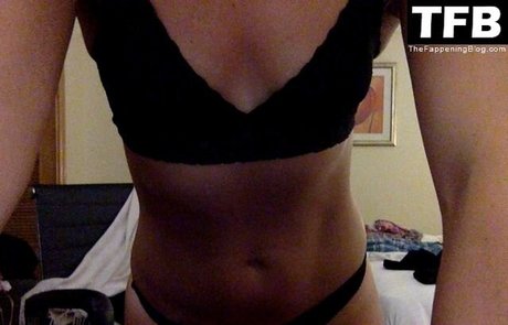 ebenholzlehrerin onlyfans kunst nackt foto