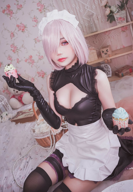 Miinmeow erotische akt fotos