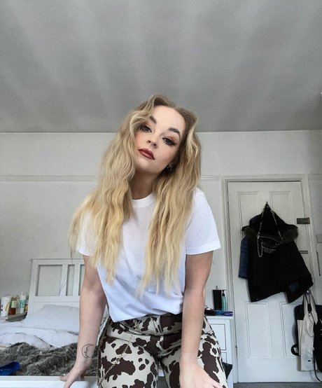 Emily Rose Perrin porno freie fotos