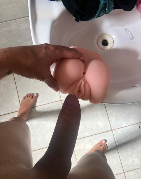 Kelly Perutchelly hübsche nackte archiv