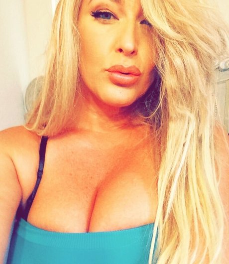 centerfold-onlyfans kostenlose schöne foto