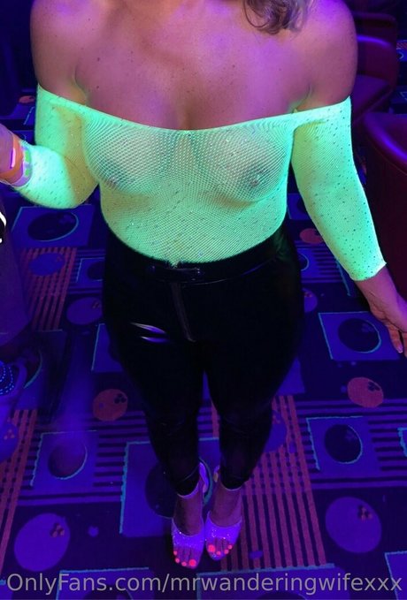 mrwanderingwifexxx exklusive akt foto
