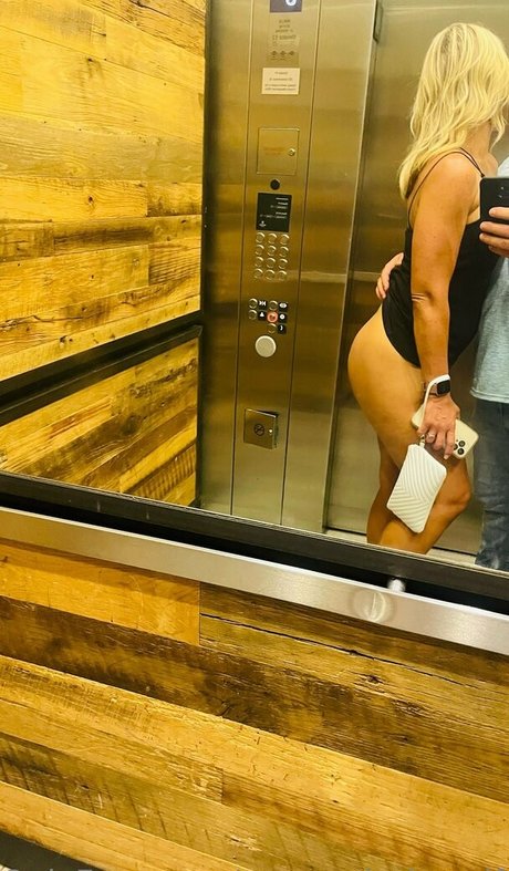 mrwanderingwifexxx model hübsche foto