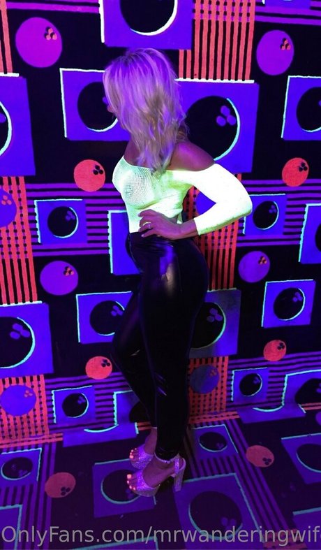 mrwanderingwifexxx kostenlose heiße bild